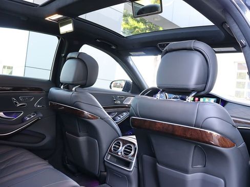 Used 2019 Mercedes-Benz S 560 Sedan w/ AMG Line Exterior image 37