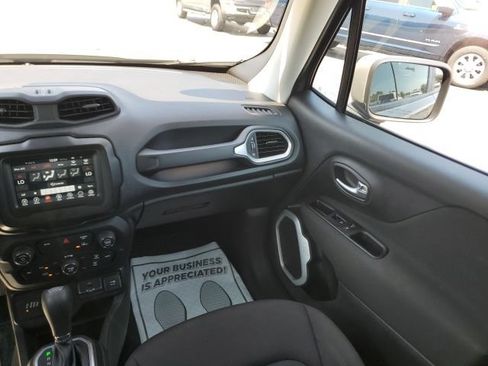 Used 2021 Jeep Renegade Latitude w/ Convenience Group AWD/4WD image 15