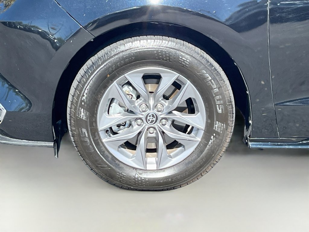 Used 2026 Toyota Sienna XLE FWD image 34