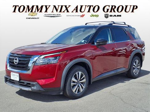 Used 2022 Nissan Pathfinder SL image 1