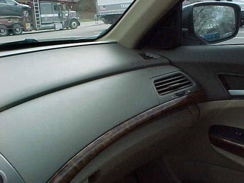 Used 2010 Honda Accord EX image 21