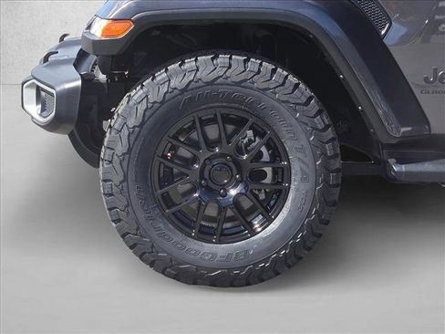 Used 2024 Jeep Gladiator Sport image 22