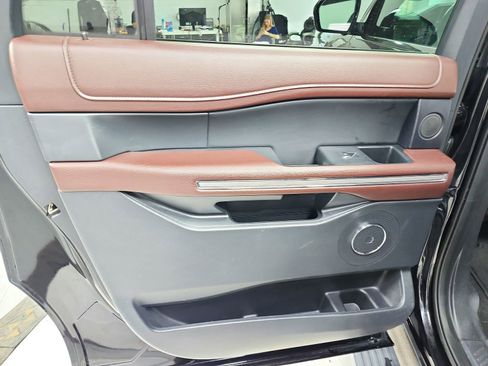 Used 2024 Ford Expedition Max Limited image 39