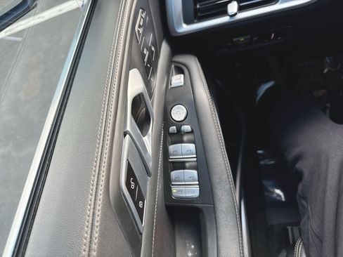 Used 2023 BMW X7 xDrive40i w/ Premium Package image 9