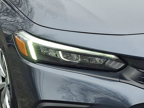 Used 2023 Honda Civic LX image 9