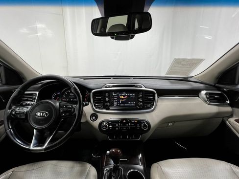 Used 2018 Kia Sorento EX w/ EX Advanced Touring Package AWD/4WD image 19