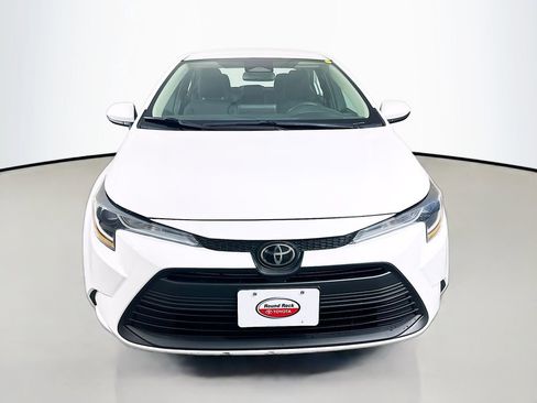 Used 2024 Toyota Corolla LE image 2