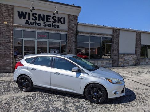 Used 2012 Ford Focus Titanium FWD image 2