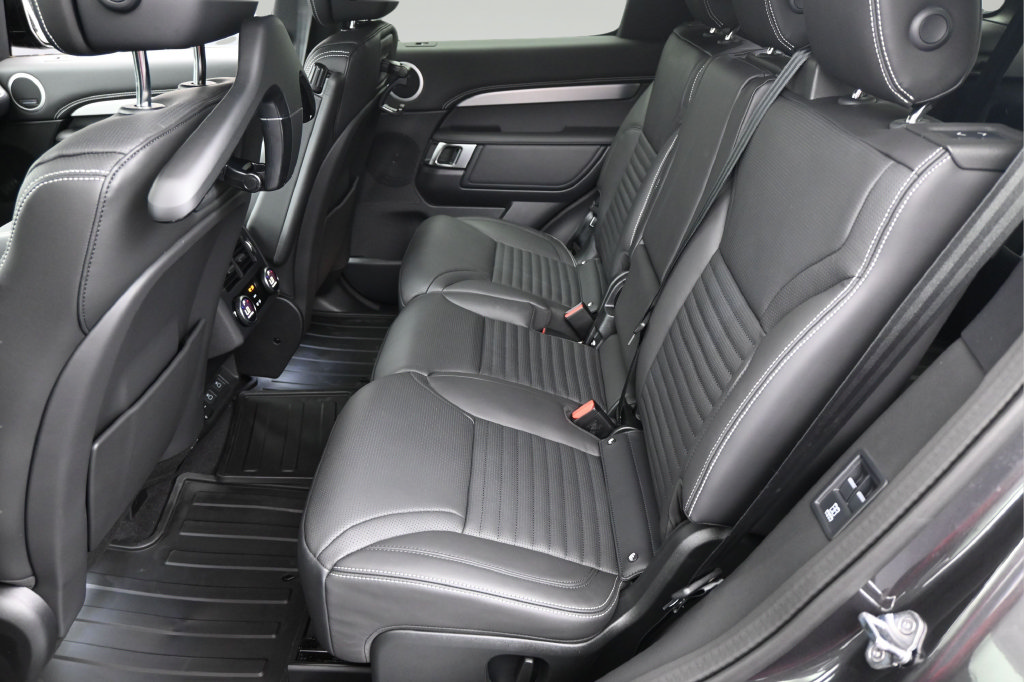 New 2026 Land Rover Discovery Limited Edition AWD/4WD image 6