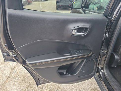 Used 2018 Jeep Compass Limited w/ Navigation Group image 15