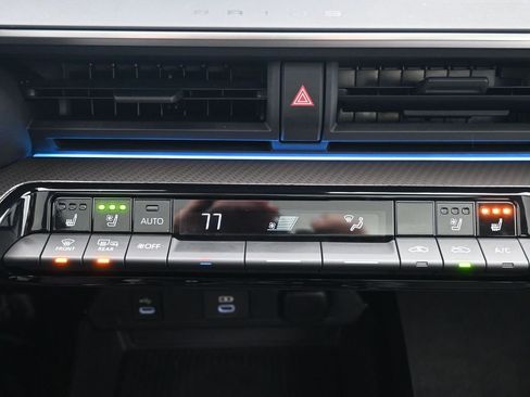 Used 2023 Toyota Prius Limited image 17