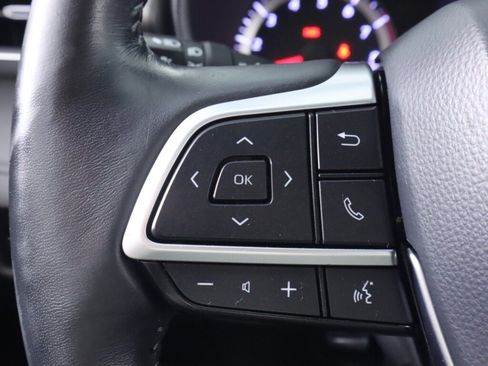 Used 2020 Toyota Highlander LE AWD/4WD image 12