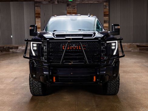 Used 2025 GMC Sierra 2500 AT4 w/ AT4 Premium Plus Package AWD/4WD image 2