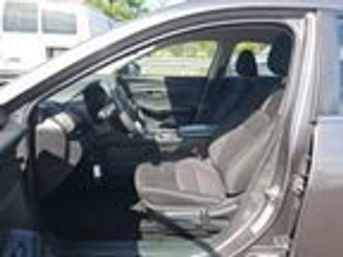 Used 2024 Nissan Sentra SV FWD image 3