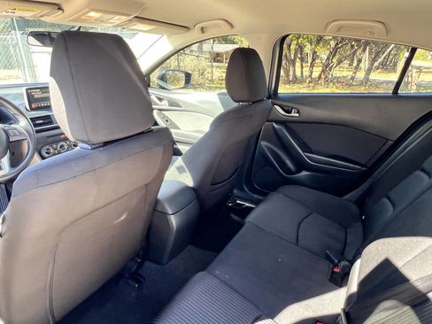 Used 2016 MAZDA MAZDA3 i Sport w/ Preferred Equipment Package image 21