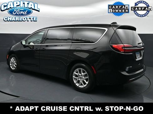 Used 2024 Chrysler Pacifica Touring-L FWD image 6