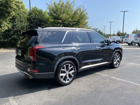 Used 2022 Hyundai Palisade SEL w/ Premium Package FWD image 9