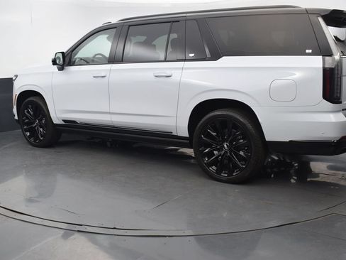 Certified 2026 Cadillac Escalade ESV Platinum Sport w/ LPO, ONYX Package AWD/4WD image 3