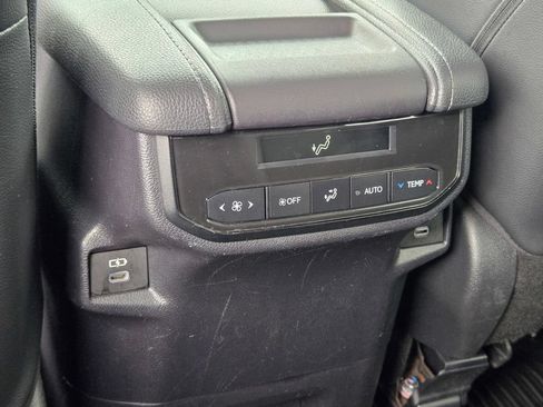 Used 2024 Toyota Grand Highlander AWD image 29