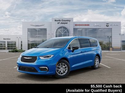 New 2026 Chrysler Pacifica Select