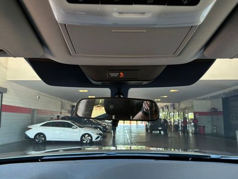 Used 2025 Nissan Pathfinder SV FWD image 19