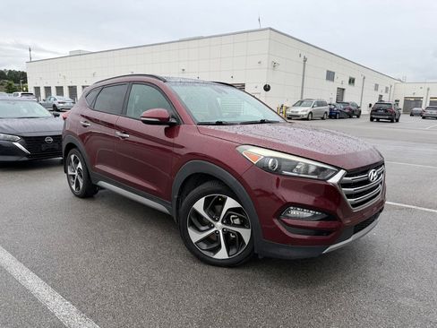 Used 2017 Hyundai Tucson Limited w/ Limited Ultimate Package 03 FWD image 4