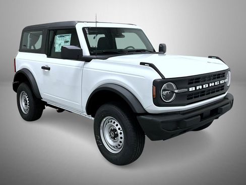 New 2025 Ford Bronco 2-Door image 3