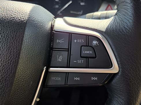 Used 2023 Toyota Sienna XLE w/ XLE Plus Package FWD image 27