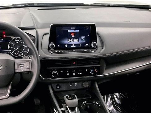 New 2025 Nissan Rogue S image 7