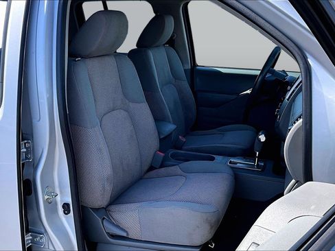 Used 2019 Nissan Frontier SV RWD image 7