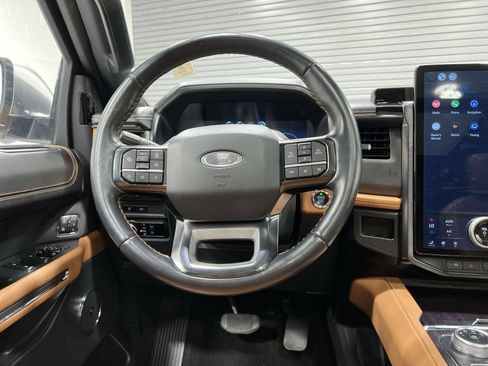 Used 2023 Ford Expedition Platinum AWD/4WD image 14