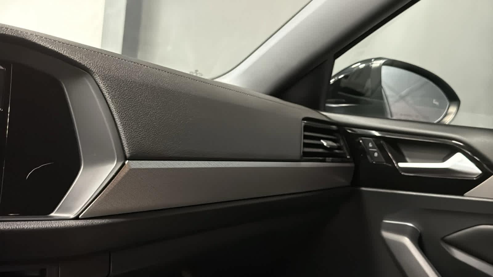 Used 2019 Volkswagen Jetta R-Line FWD image 18