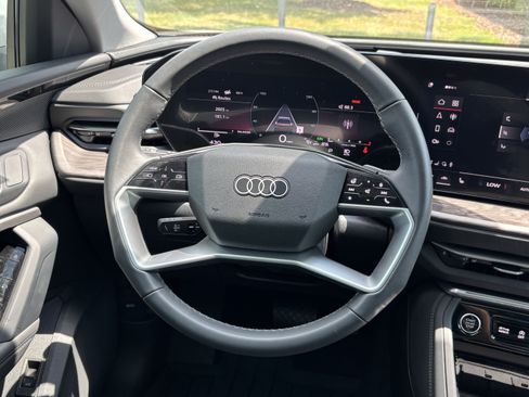 Certified 2025 Audi Q5 Premium AWD/4WD image 18