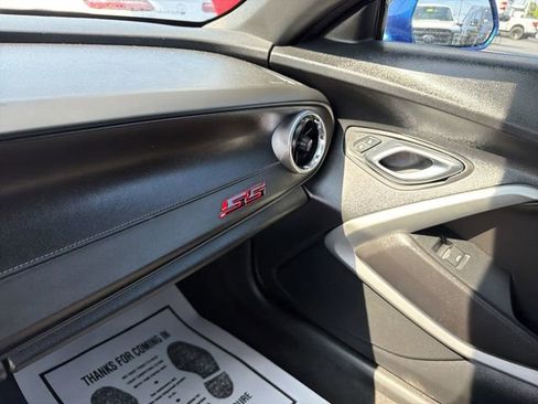 Used 2018 Chevrolet Camaro SS RWD image 21