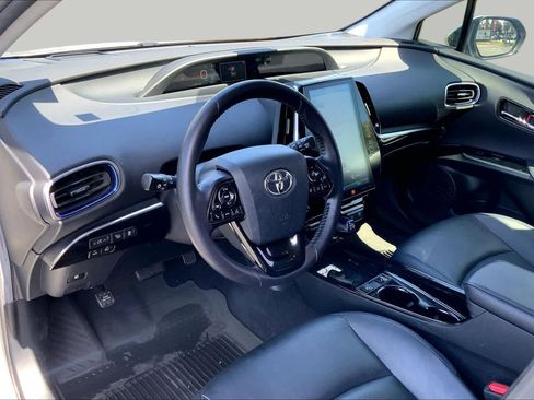 Used 2022 Toyota Prius Limited FWD image 17