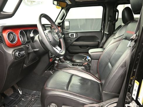 Used 2018 Jeep Wrangler Unlimited Rubicon w/ Dual Top Group AWD/4WD image 17