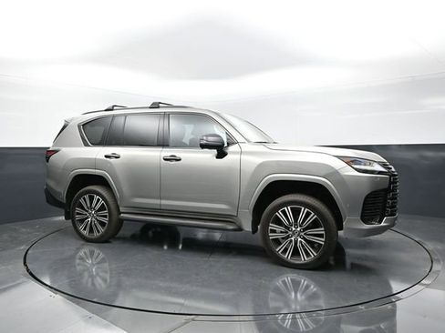 Used 2025 Lexus LX 700h Luxury w/ Appearance Package AWD/4WD image 6