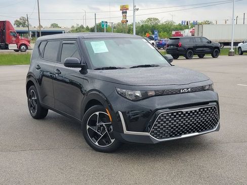 Used 2023 Kia Soul EX FWD image 1