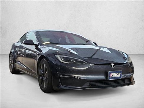 Used 2024 Tesla Model S image 3