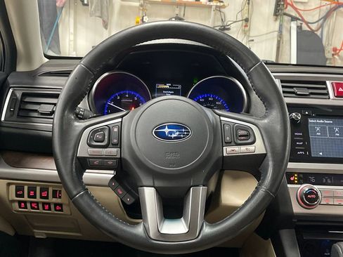 Used 2016 Subaru Outback 2.5i Limited image 15
