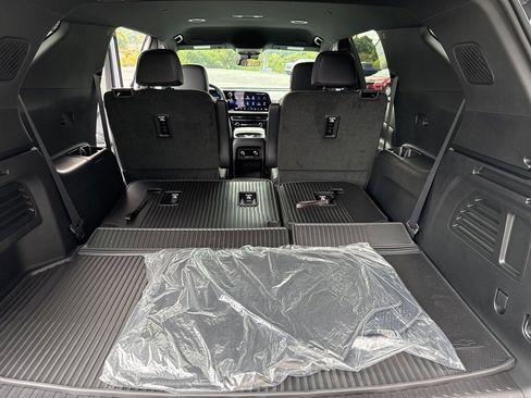 New 2026 Chevrolet Traverse LT w/ LPO, Floor Liner Package image 8