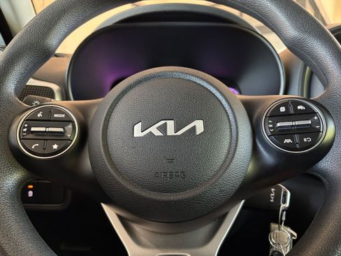 Used 2025 Kia Soul LX w/ LX Technology Package FWD image 25