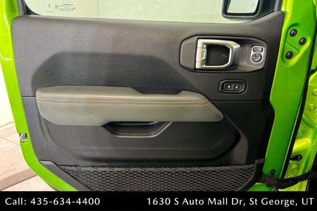 Used 2025 Jeep Gladiator Mojave AWD/4WD image 14