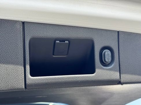 Used 2017 Cadillac Escalade Platinum AWD/4WD image 49