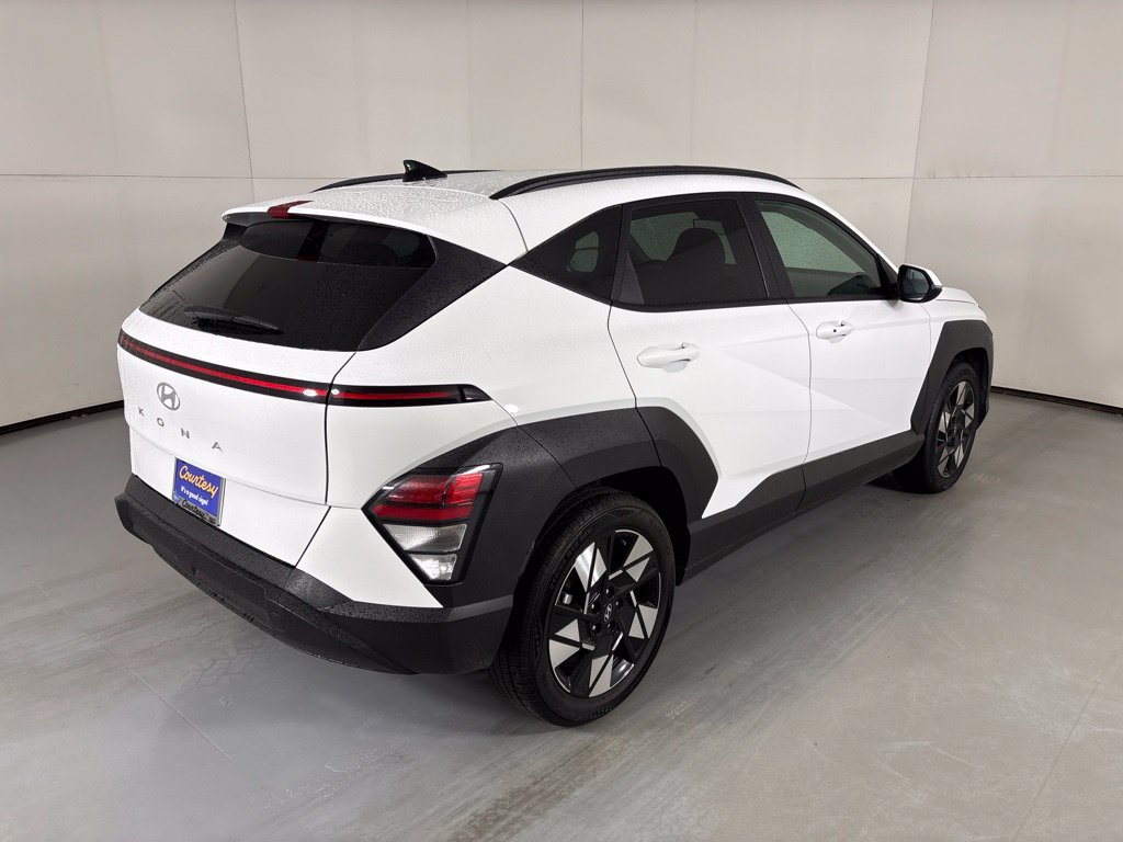 Used 2025 Hyundai Kona SEL FWD image 8