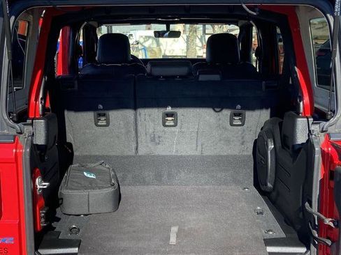 Used 2023 Jeep Wrangler Unlimited Sahara image 22