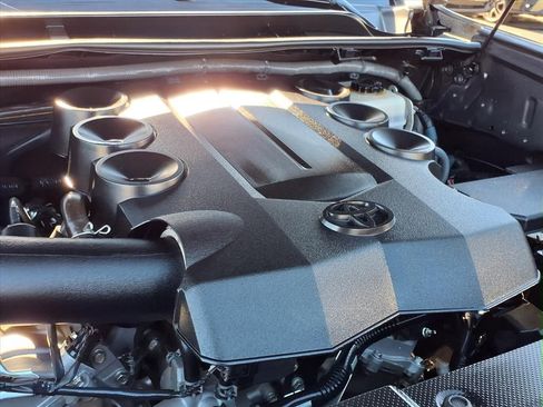 Used 2015 Toyota 4Runner 4WD image 17