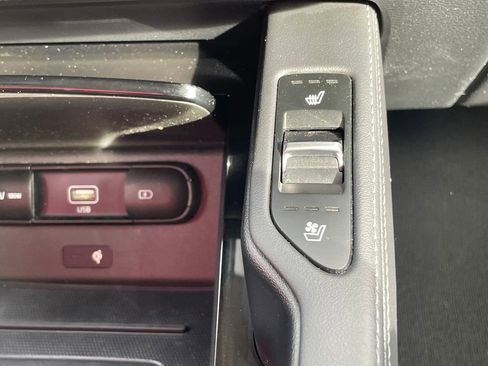 Used 2022 Kia Telluride EX w/ EX Premium Package image 27