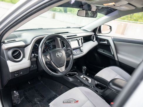 Used 2016 Toyota RAV4 XLE AWD/4WD image 12