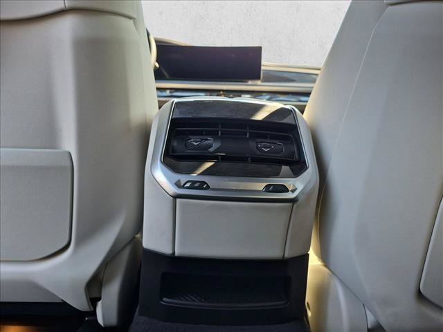 Used 2024 BMW 750e xDrive w/ Premium Package AWD/4WD image 15